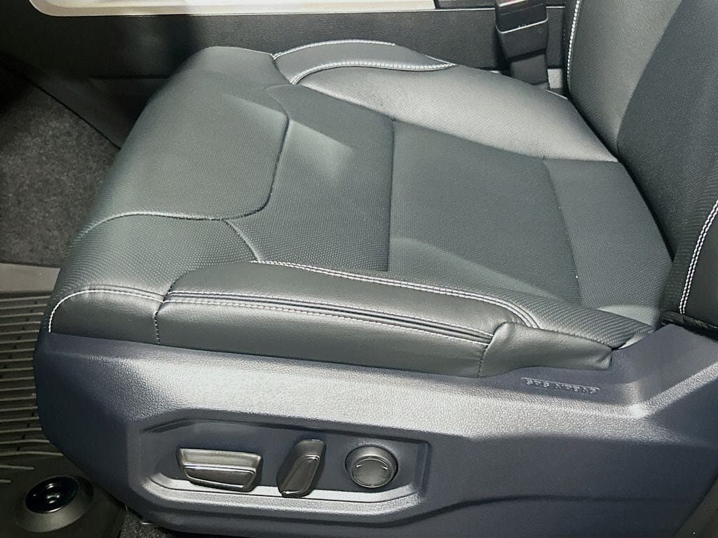 New 2026 Toyota Tundra SR5 AWD/4WD image 19