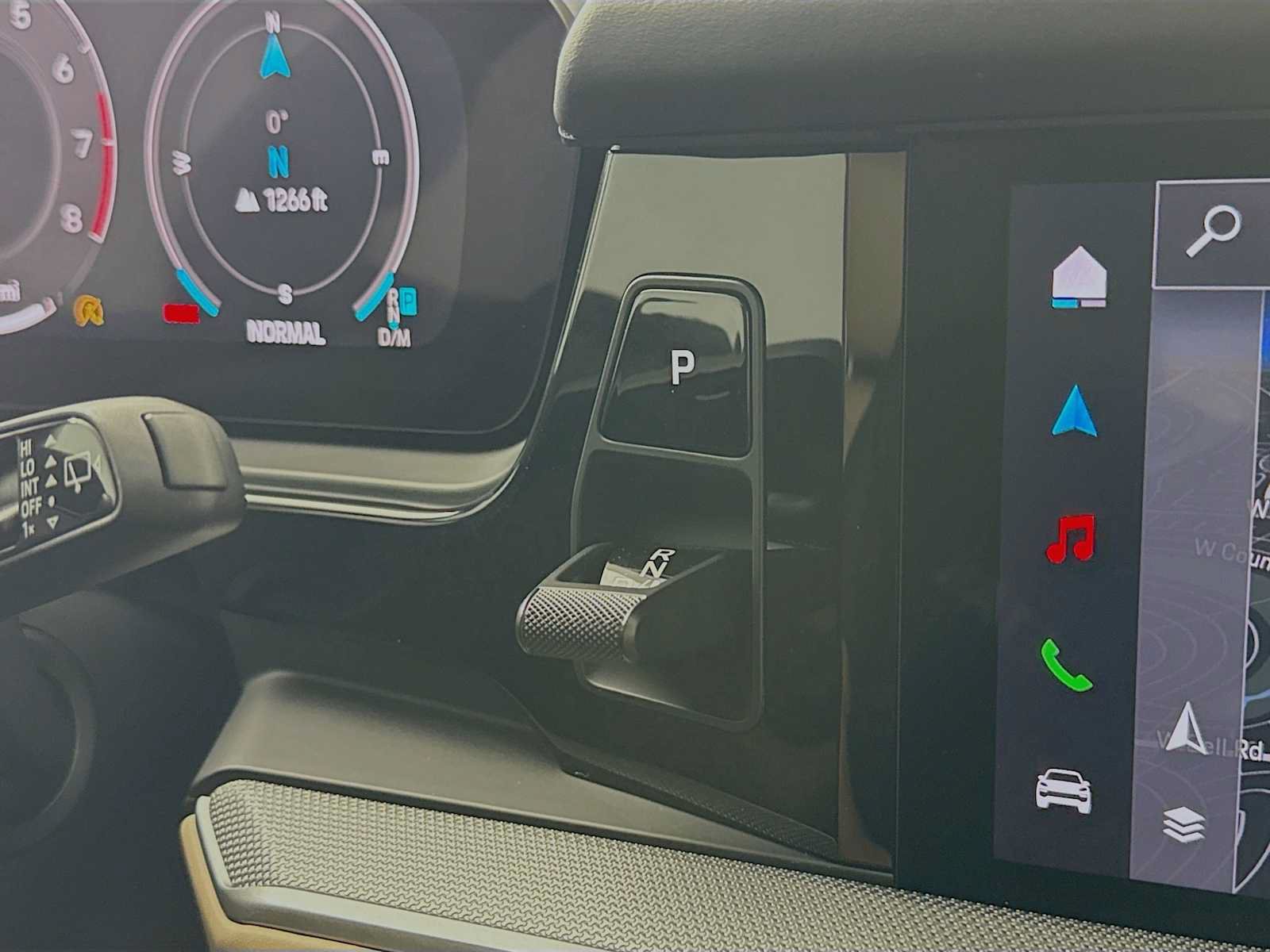 Certified 2025 Porsche Cayenne AWD/4WD image 20