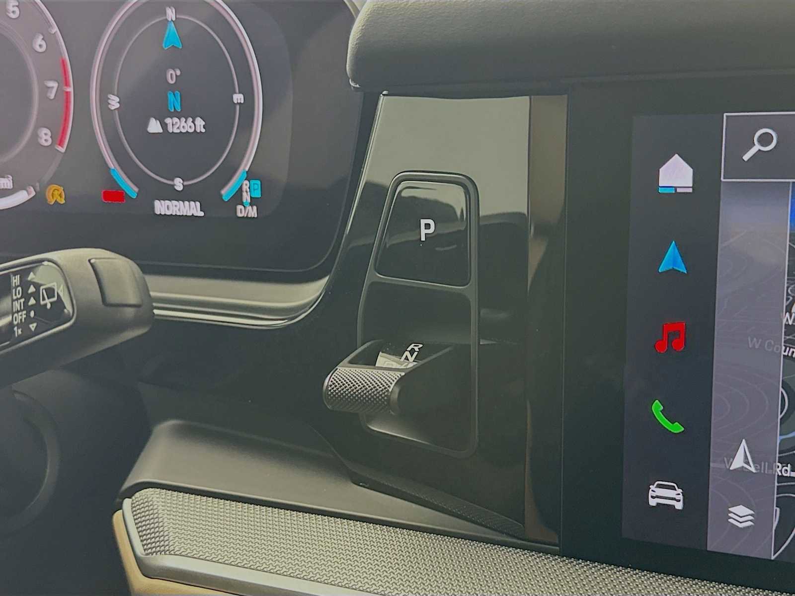 Certified 2025 Porsche Cayenne image 20