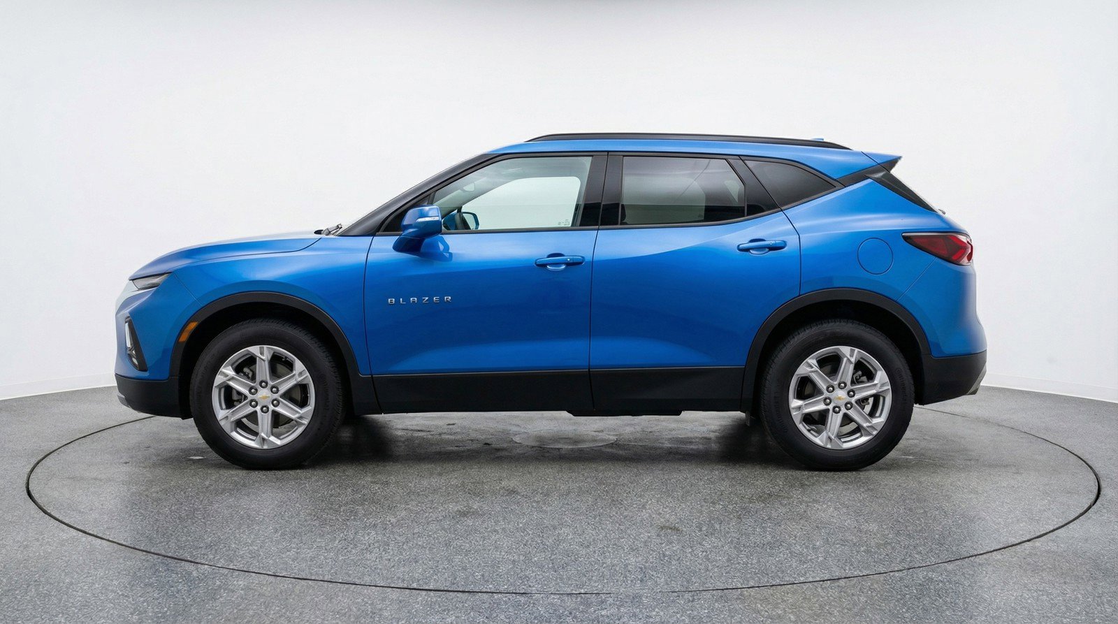 Used 2025 Chevrolet Blazer LT FWD image 5