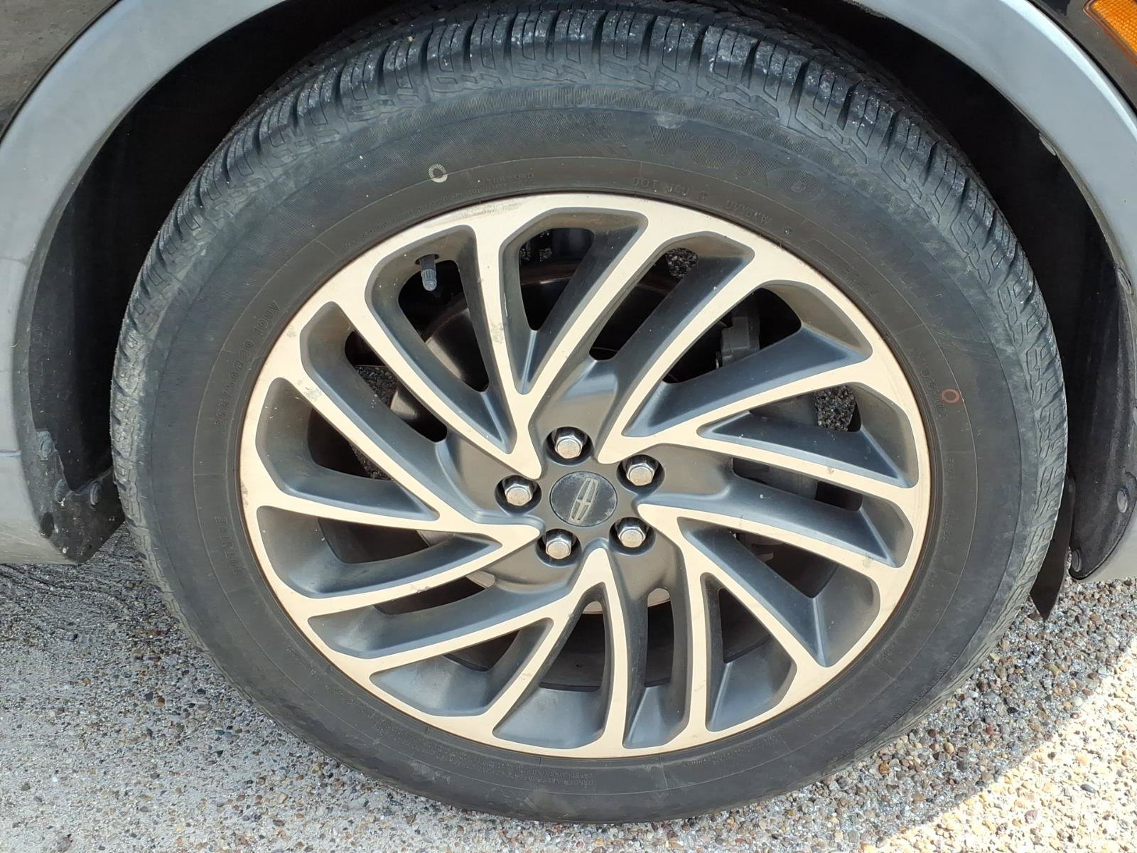 Used 2020 Lincoln Nautilus Reserve FWD image 7
