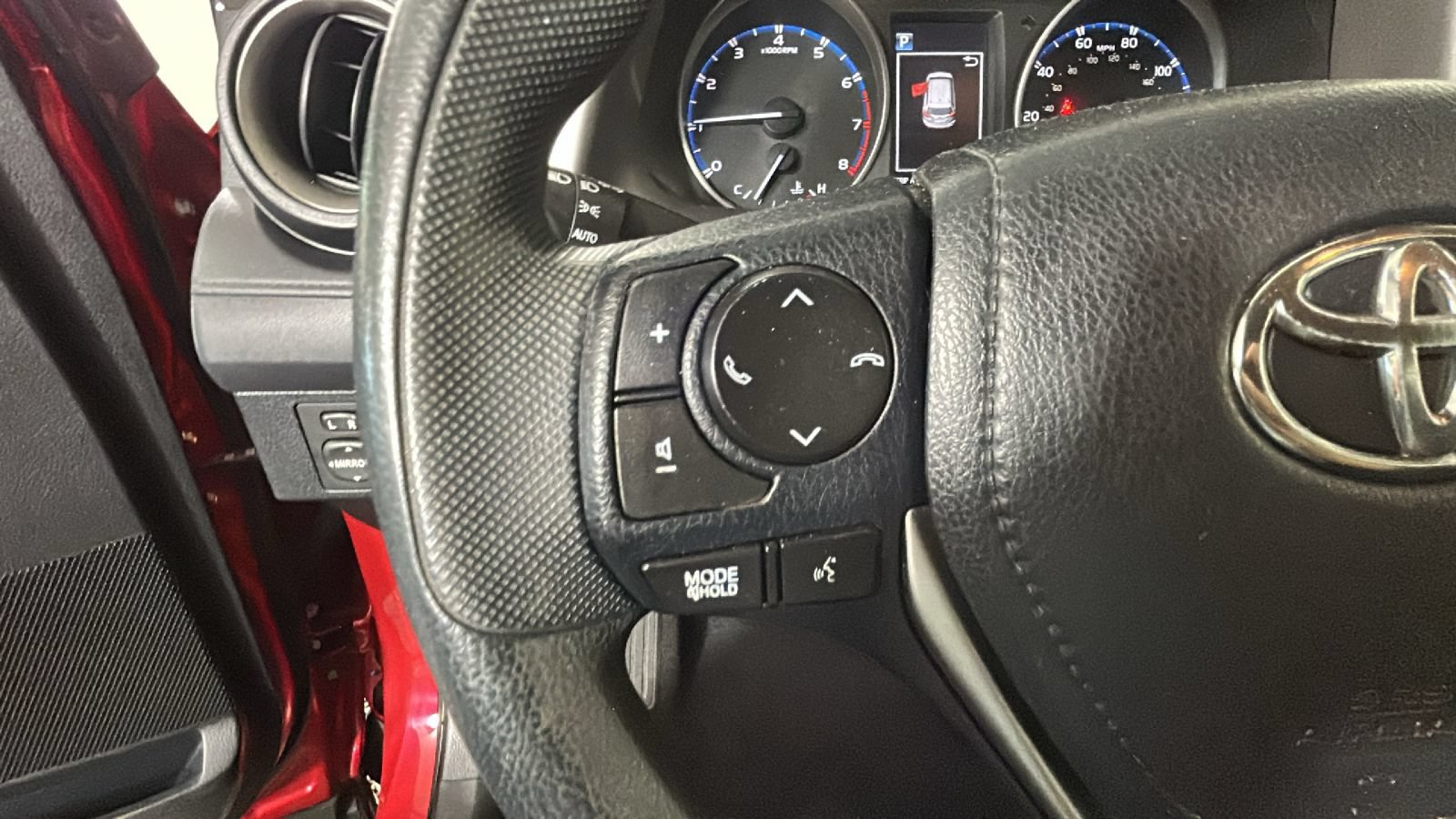 Used 2017 Toyota RAV4 LE AWD/4WD image 15
