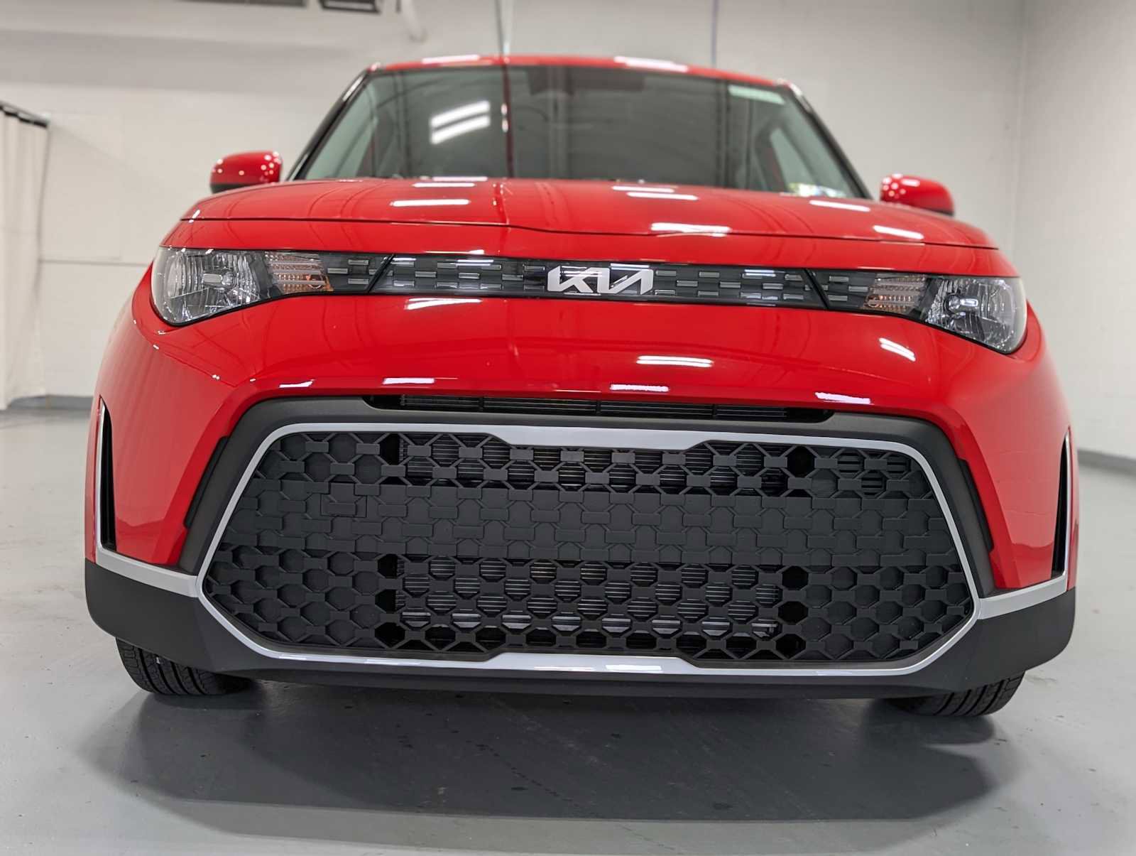 New 2025 Kia Soul LX image 2