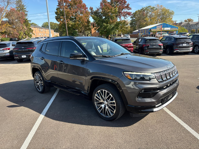 Used 2022 Jeep Compass Limited w/ Elite Group AWD/4WD image 5