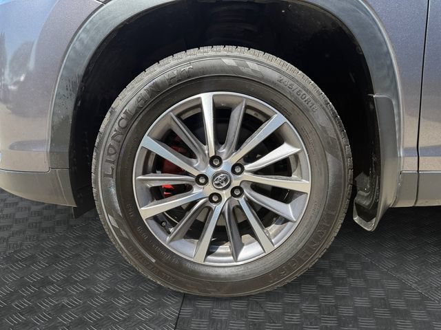Used 2019 Toyota Highlander XLE AWD/4WD image 13