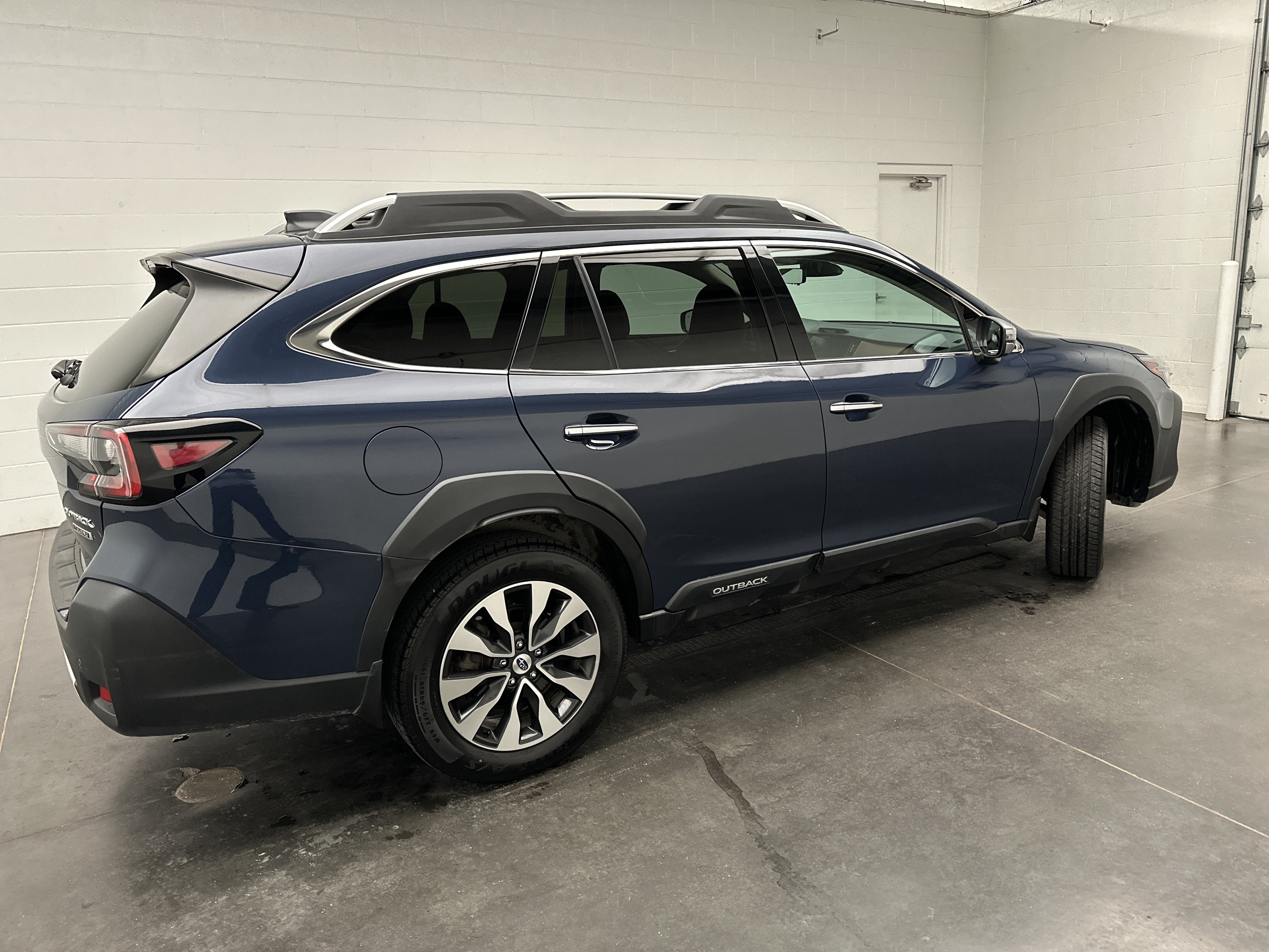 Used 2024 Subaru Outback Touring AWD/4WD image 9