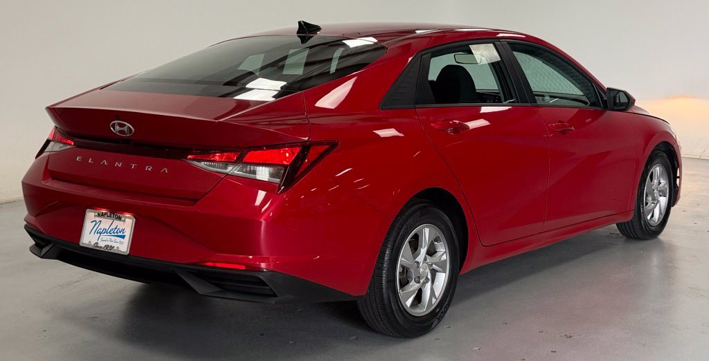 Certified 2021 Hyundai Elantra SE FWD image 3