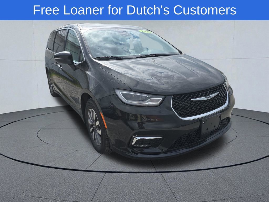 Used 2023 Chrysler Pacifica Touring-L image 8