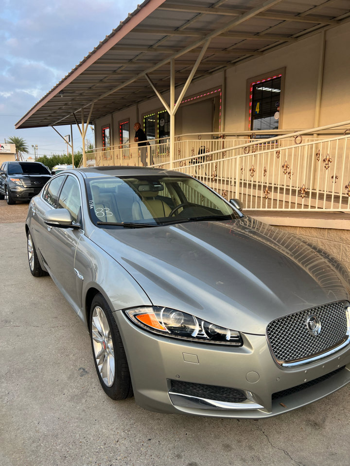 Used 2013 Jaguar XF 3.0 w/ Premium Pkg image 2