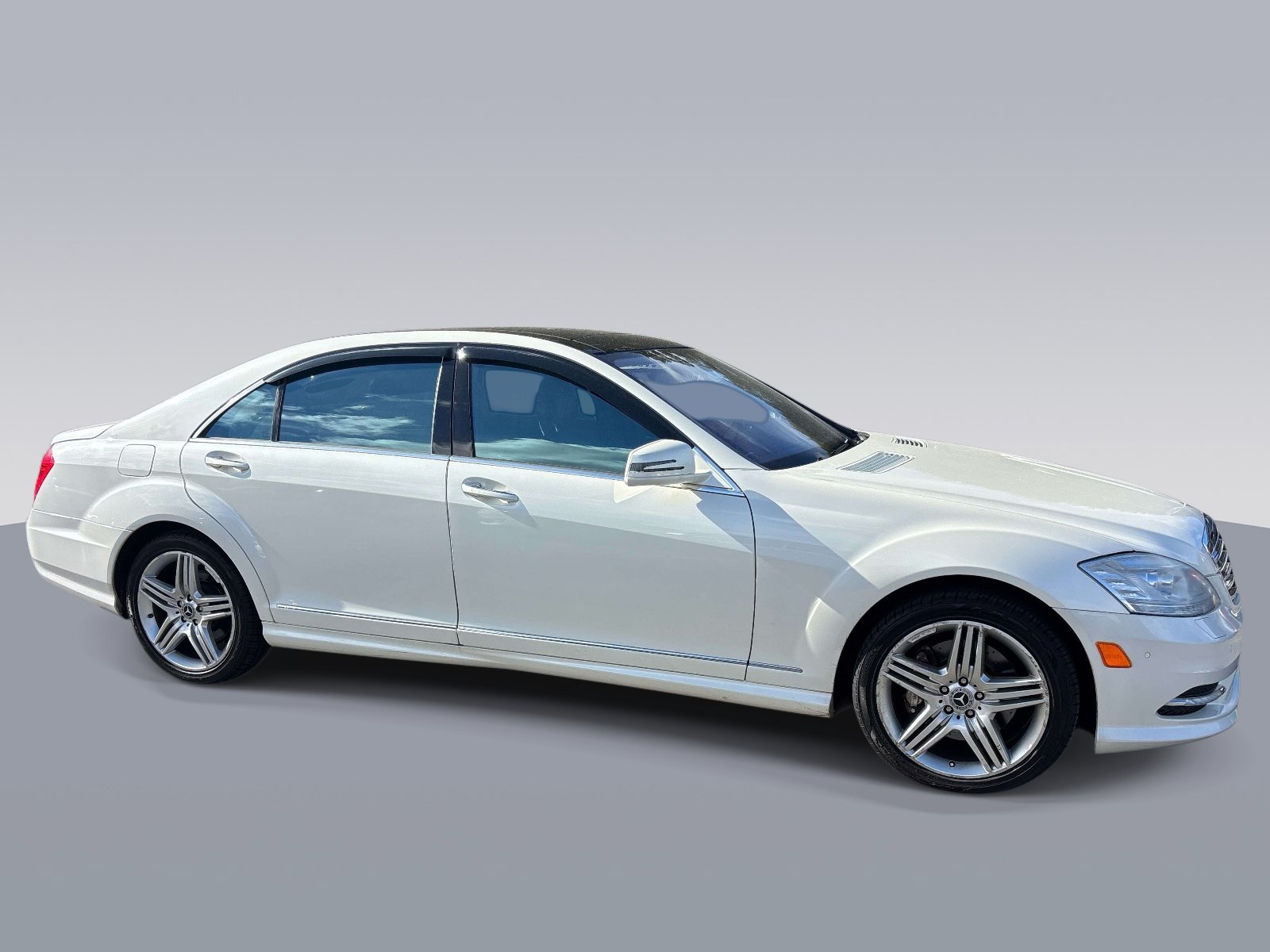Used 2013 Mercedes-Benz S 550 4MATIC image 2