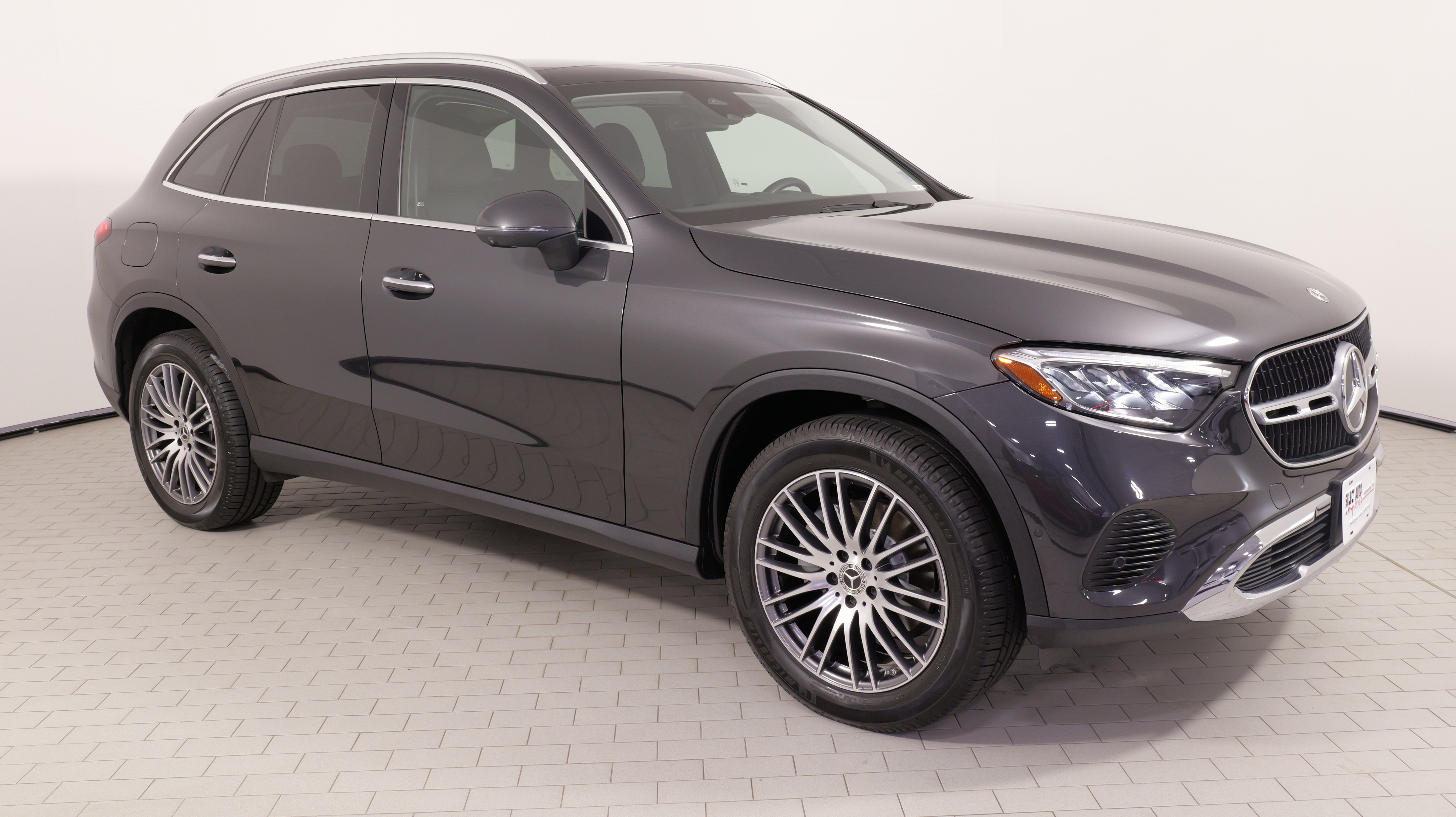 Used 2024 Mercedes-Benz GLC 300 4MATIC image 7