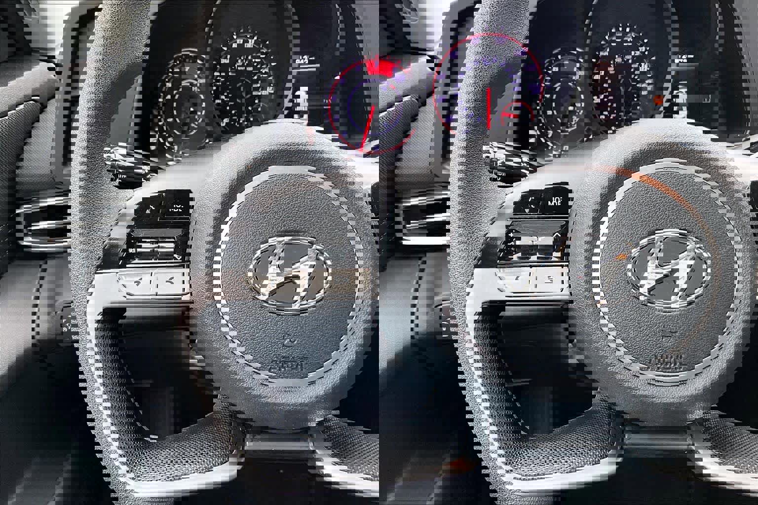 Used 2023 Hyundai Elantra SEL image 19