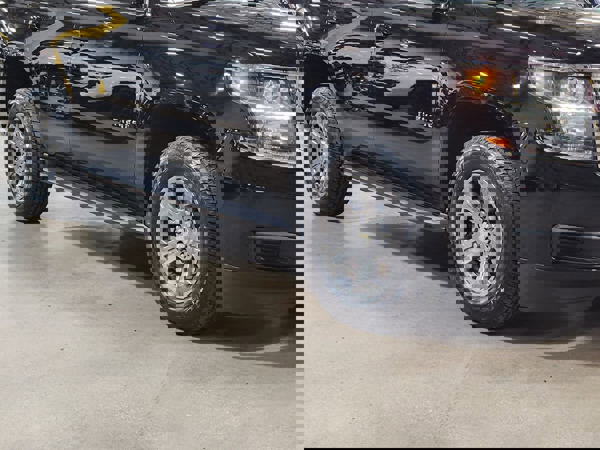 Used 2018 Chevrolet Tahoe LS image 16