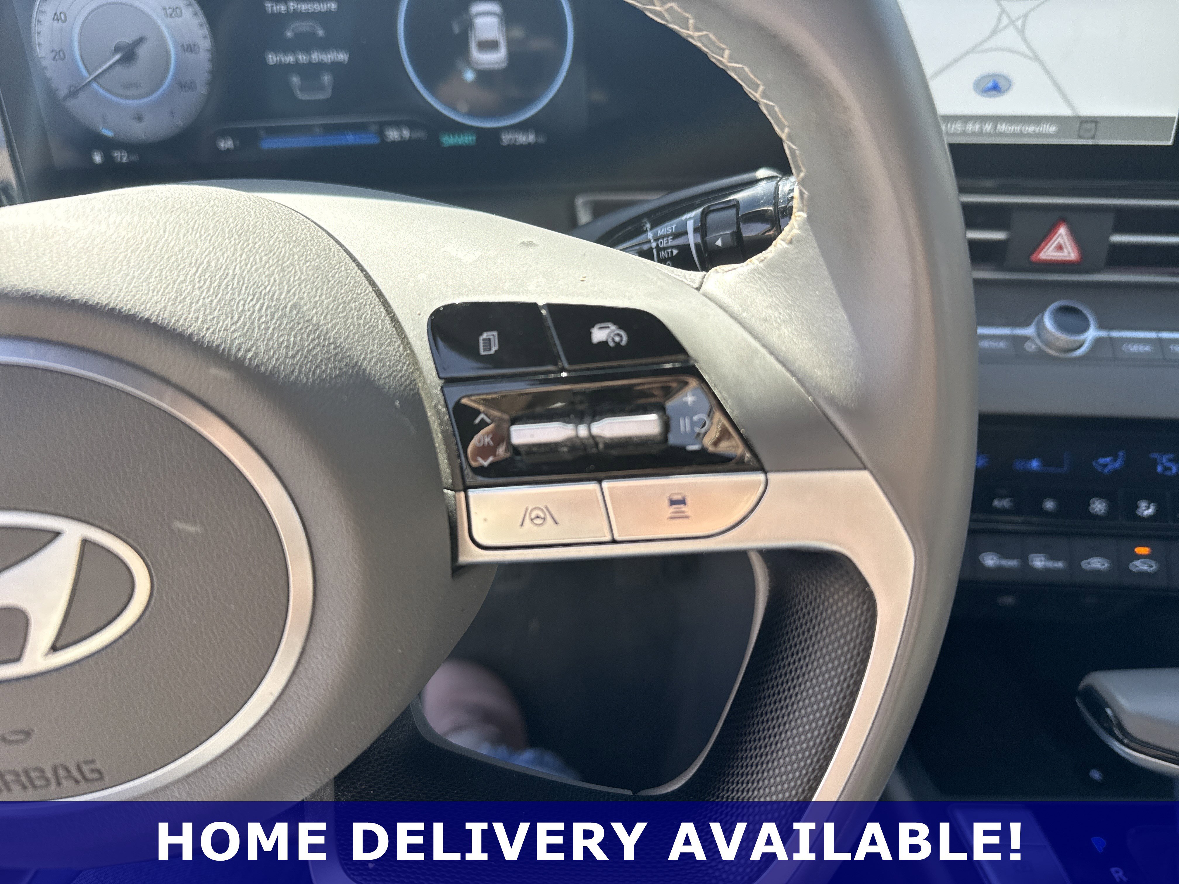 Used 2025 Hyundai Elantra SEL image 22