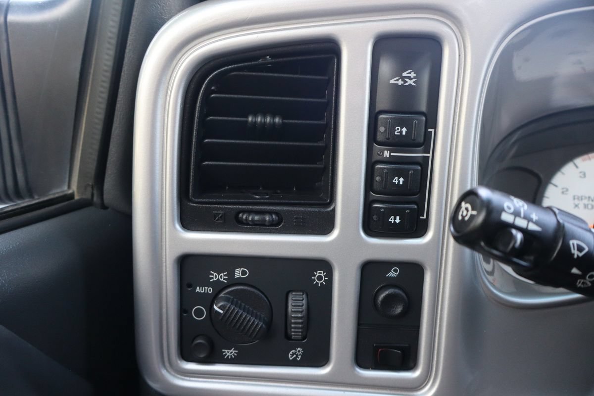 Used 2003 GMC Sierra 3500 SLE AWD/4WD image 26
