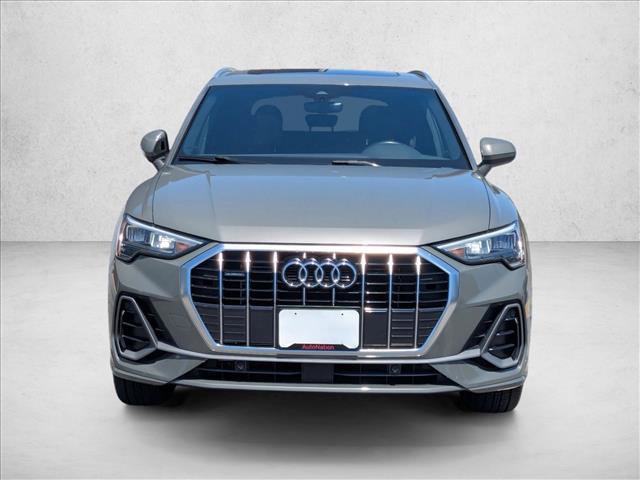 Used 2020 Audi Q3 2.0T Premium w/ Convenience Package AWD/4WD image 2