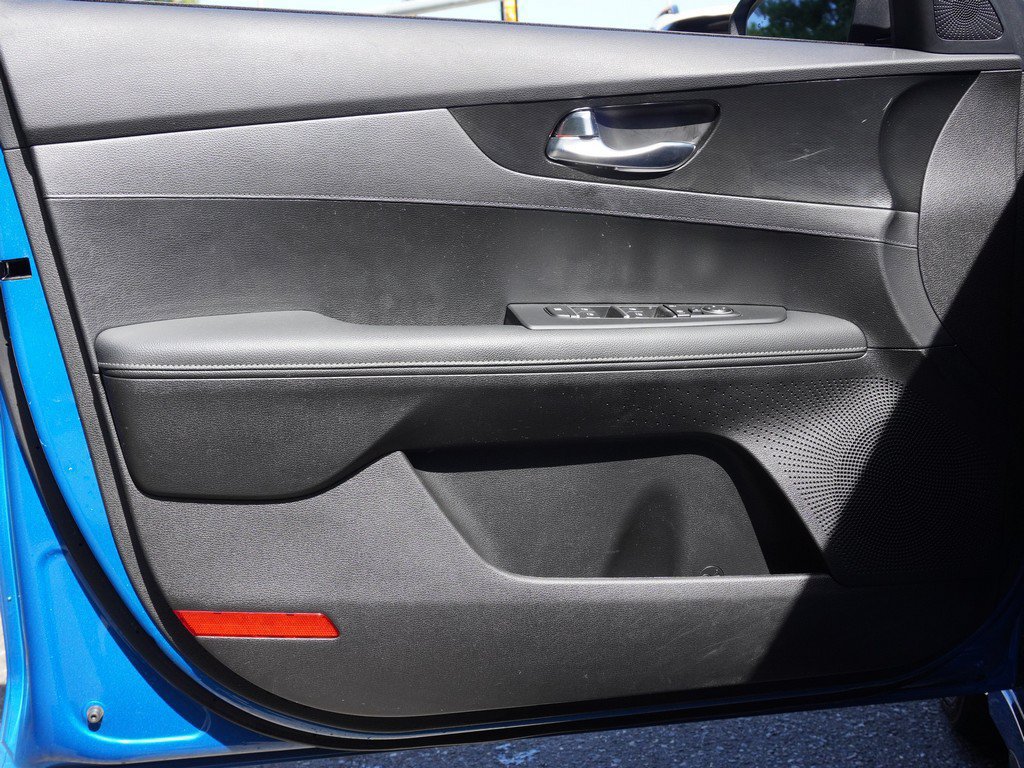 Used 2023 Kia Forte GT-Line w/ GT-Line Technology Package FWD image 19