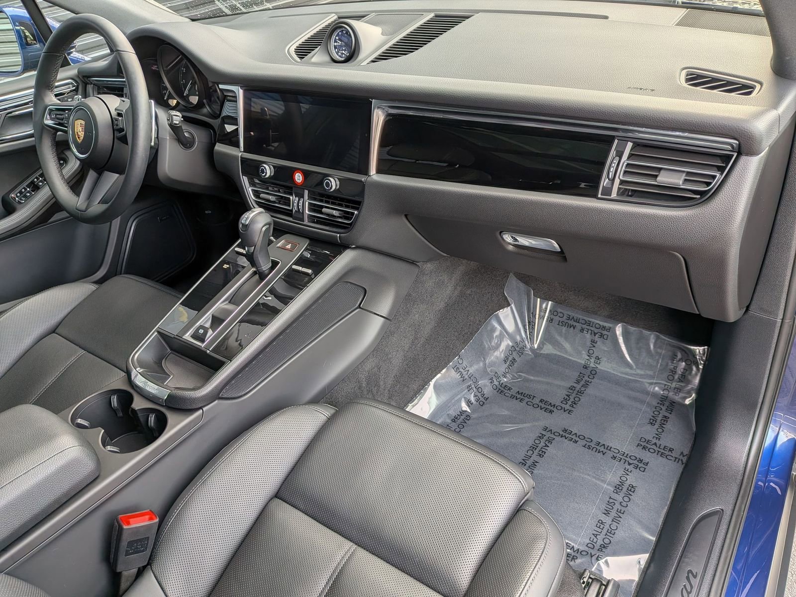 Certified 2025 Porsche Macan image 26