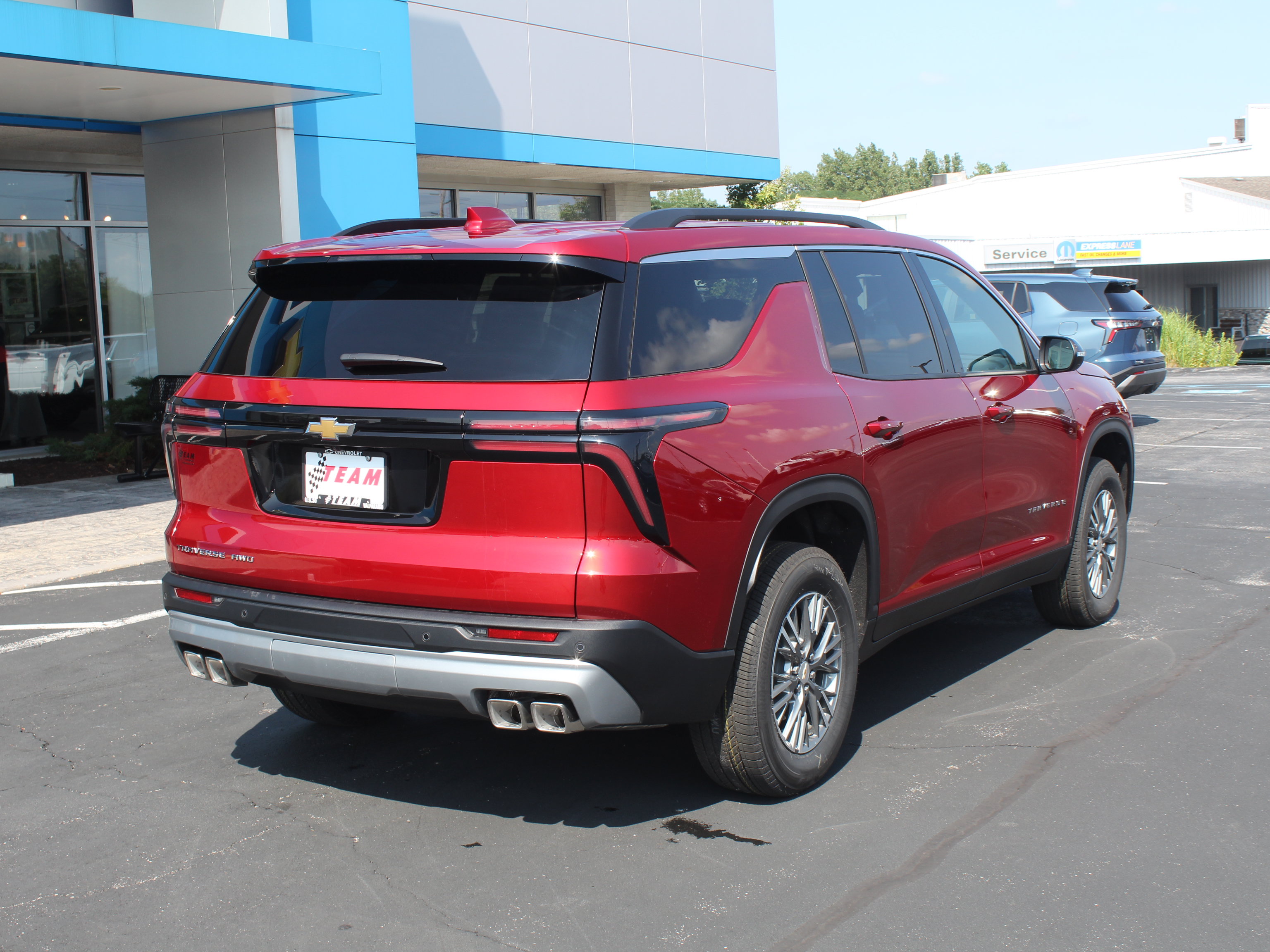 New 2027 Chevrolet Traverse LT AWD/4WD image 4