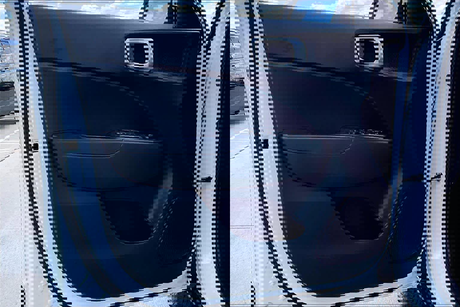 Used 2023 Hyundai Venue SEL image 20