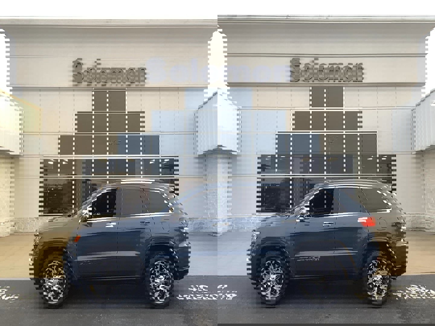 Used 2020 Jeep Grand Cherokee Limited image 1