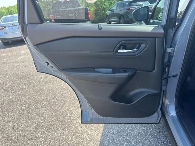 Certified 2023 Nissan Rogue SL w/ SL Premium Package AWD/4WD image 16