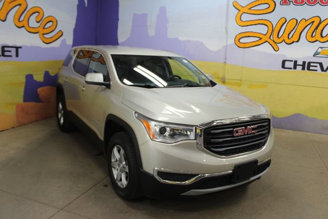 Used 2017 GMC Acadia SLE AWD/4WD image 2