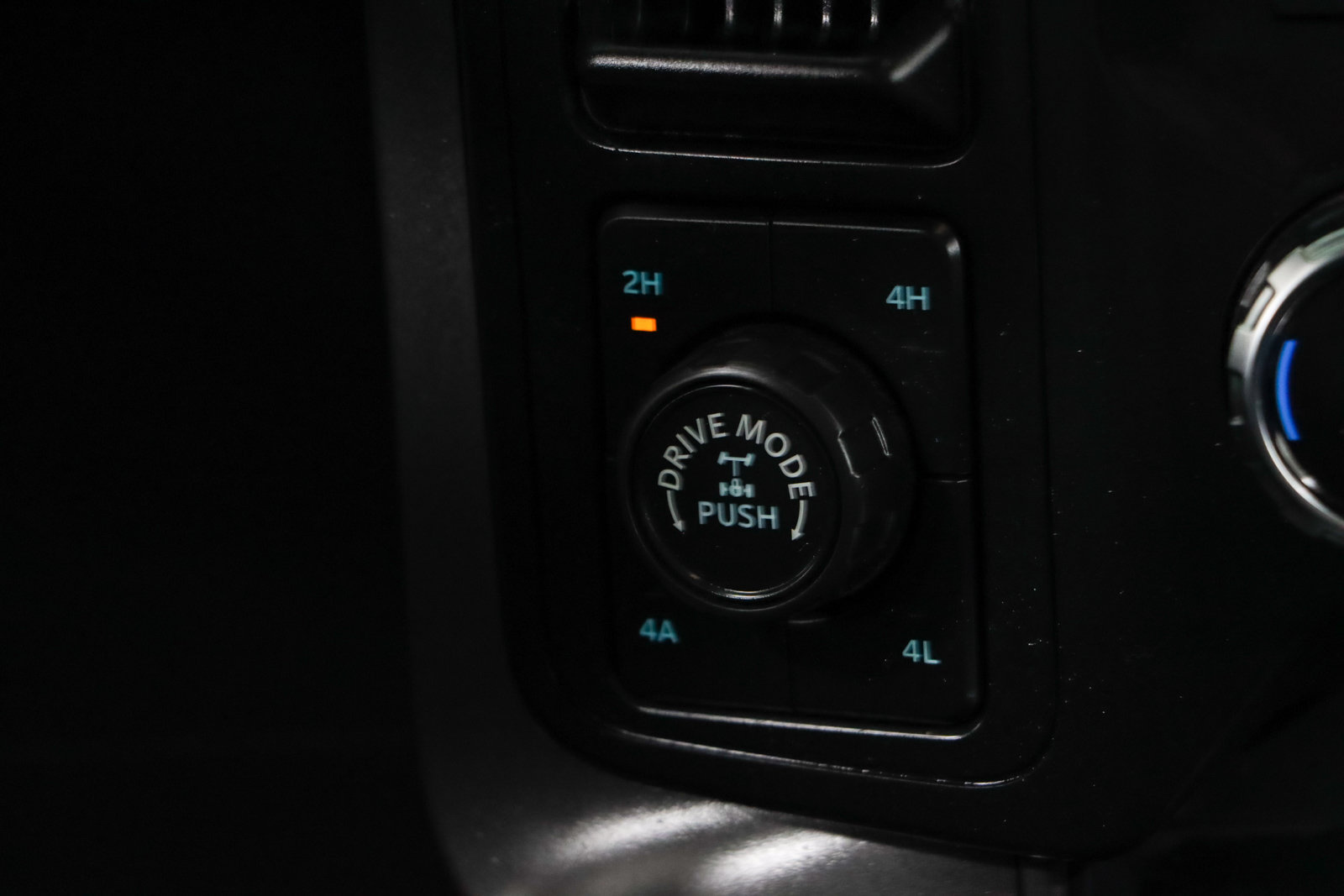 Used 2024 Ford F150 Lariat AWD/4WD image 22