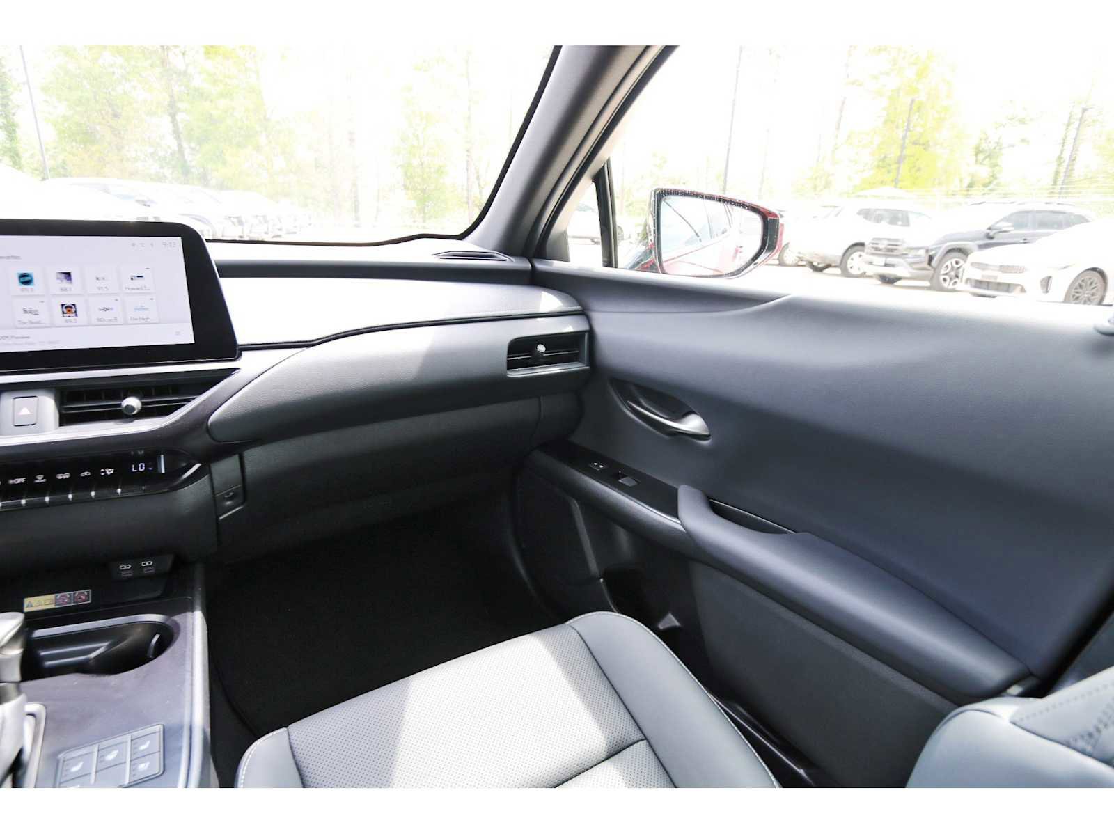 Used 2024 Lexus UX 250h FWD w/ Premium Package image 8