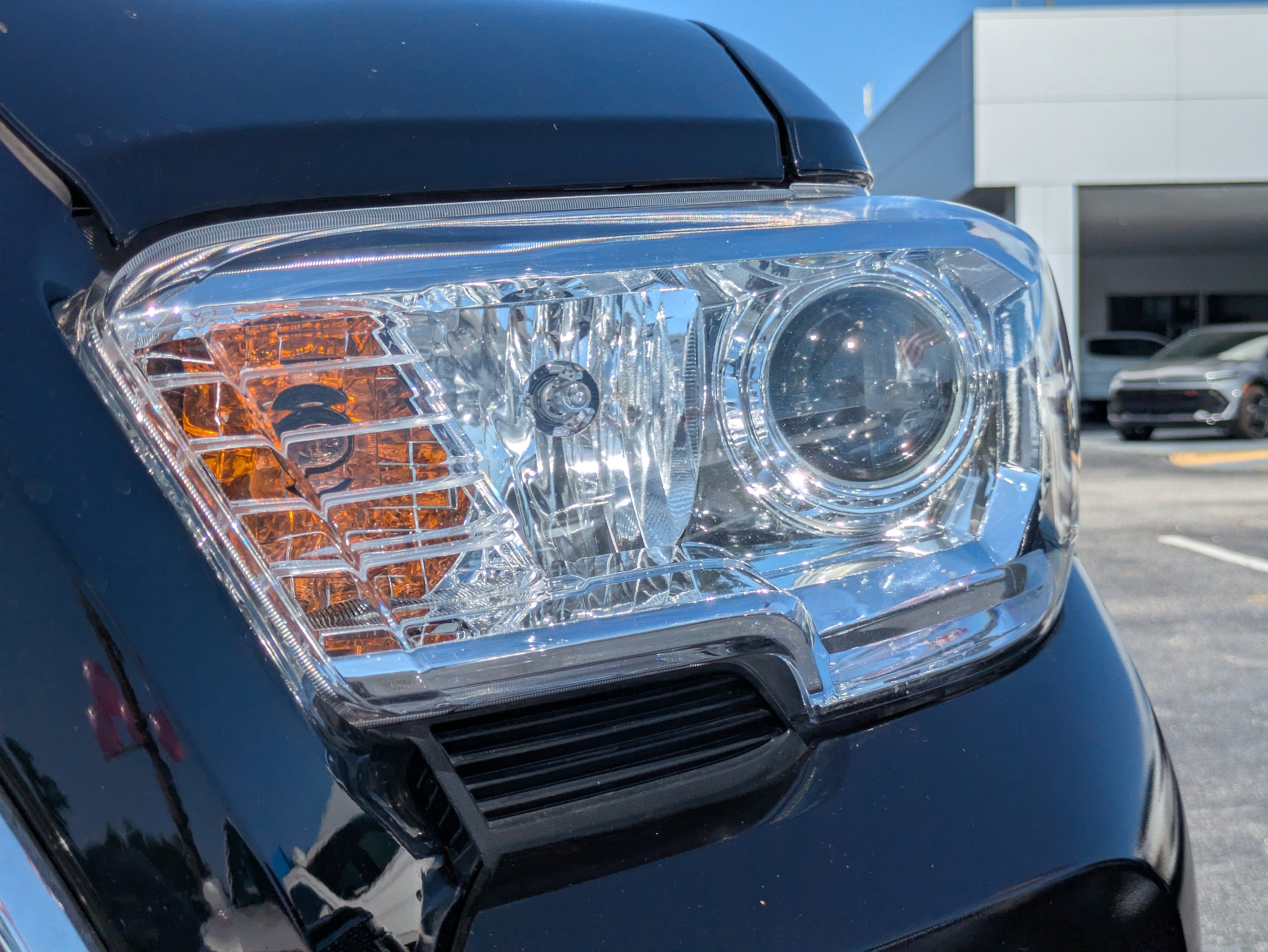 Used 2022 Toyota Tacoma SR5 w/ Technology Package image 27