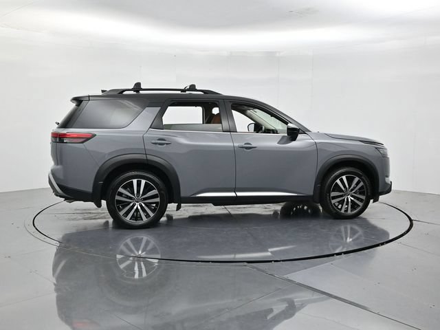 Used 2025 Nissan Pathfinder Platinum FWD video 2