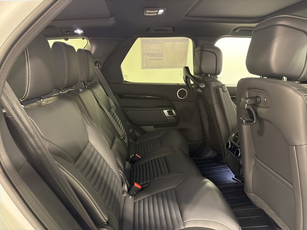New 2025 Land Rover Discovery S image 28