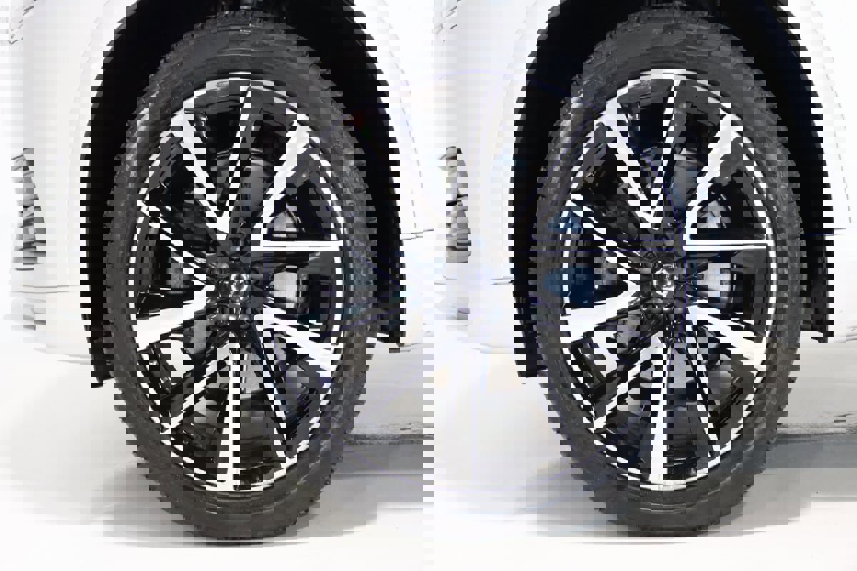 Used 2022 Volvo XC90 T6 Momentum w/ Advanced Package image 71