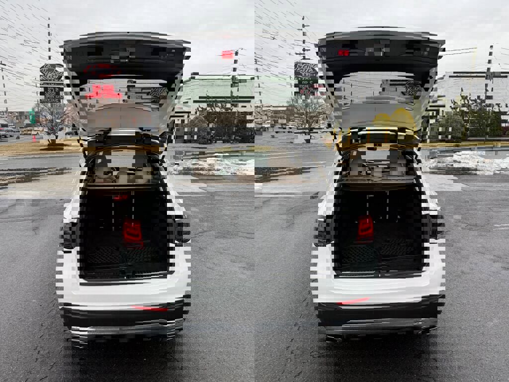 Used 2021 Mercedes-Benz GLC 300 4MATIC image 30