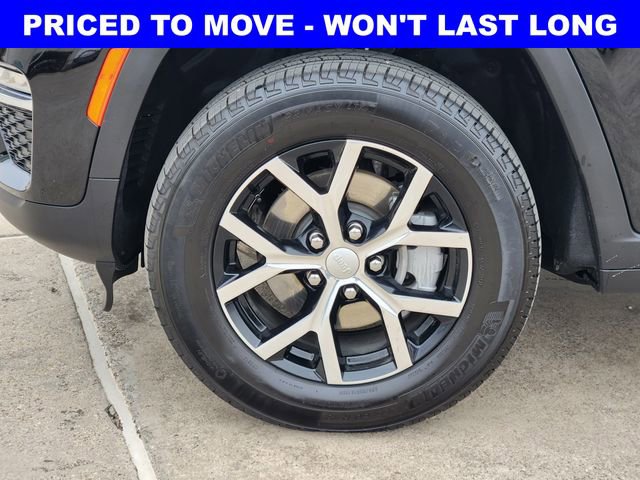 Used 2025 Jeep Grand Cherokee Limited AWD/4WD image 17