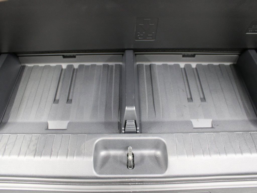 Used 2025 Toyota Sequoia Platinum image 38