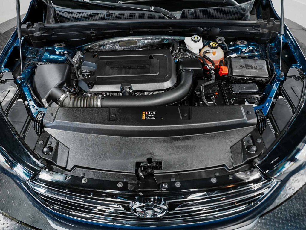 Used 2023 Buick Envision Essence image 40