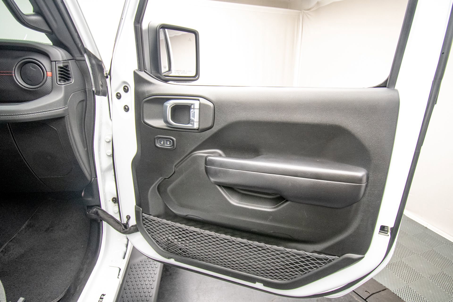Used 2024 Jeep Wrangler Unlimited Rubicon AWD/4WD image 33