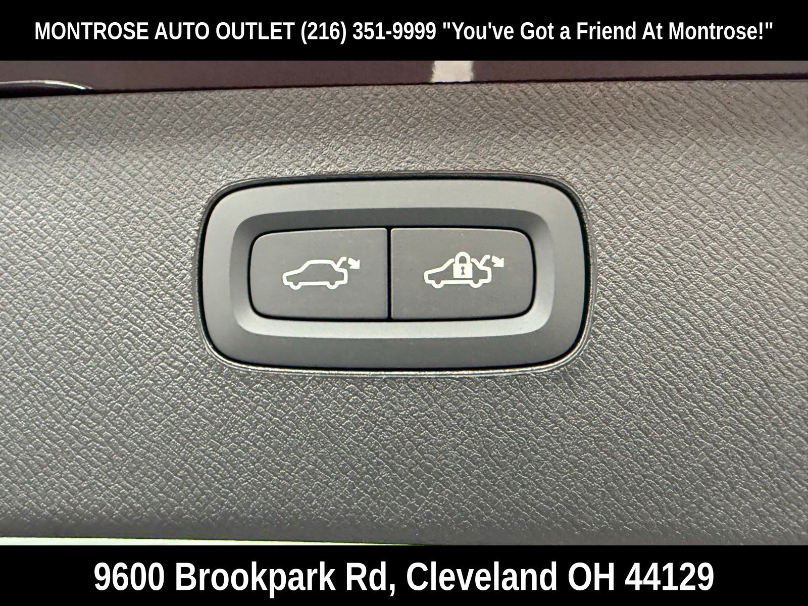 New 2026 Volvo XC90 B5 Core w/ Protection Package Premier image 38