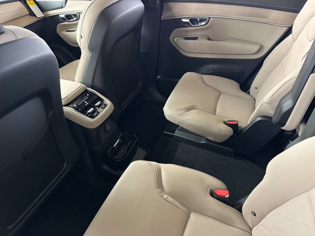 New 2026 Volvo XC90 T8 Plus AWD/4WD image 11