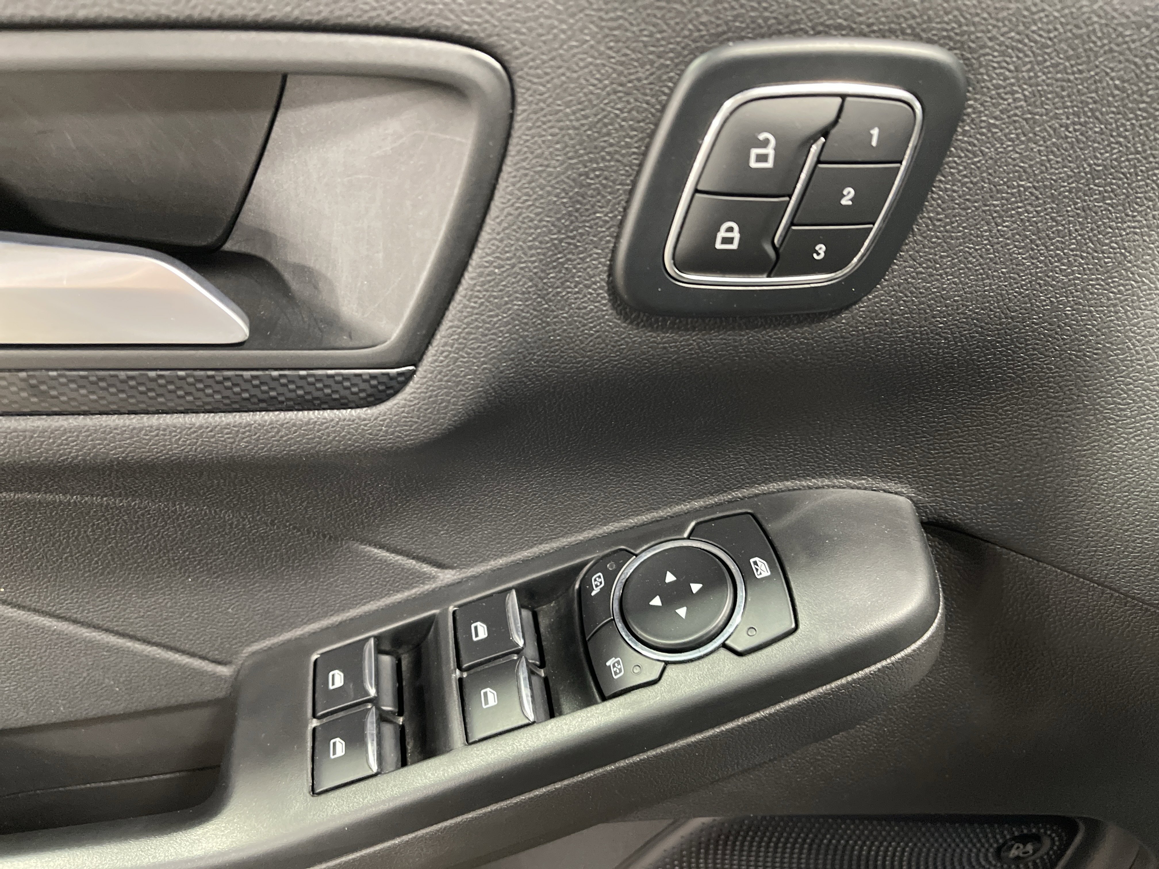 Used 2024 Ford Escape ST-Line Select w/ Tech Pack #2 image 8