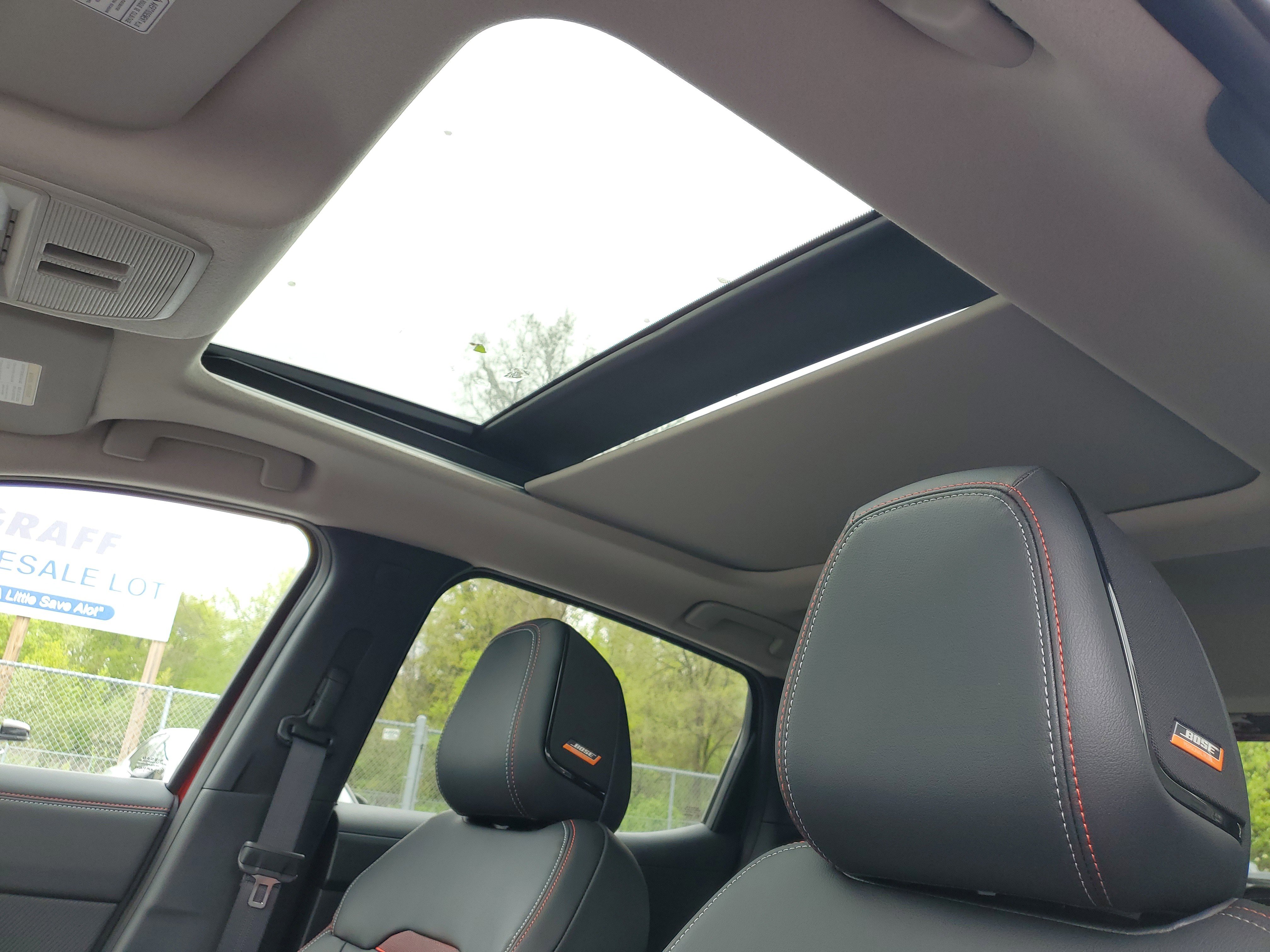 New 2026 Nissan Kicks SR w/ SR Premium Package AWD/4WD image 6