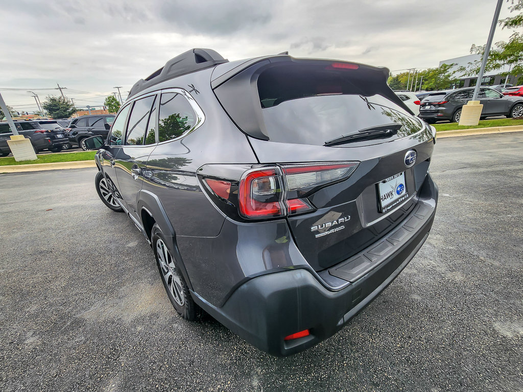 Used 2024 Subaru Outback Premium AWD/4WD image 6