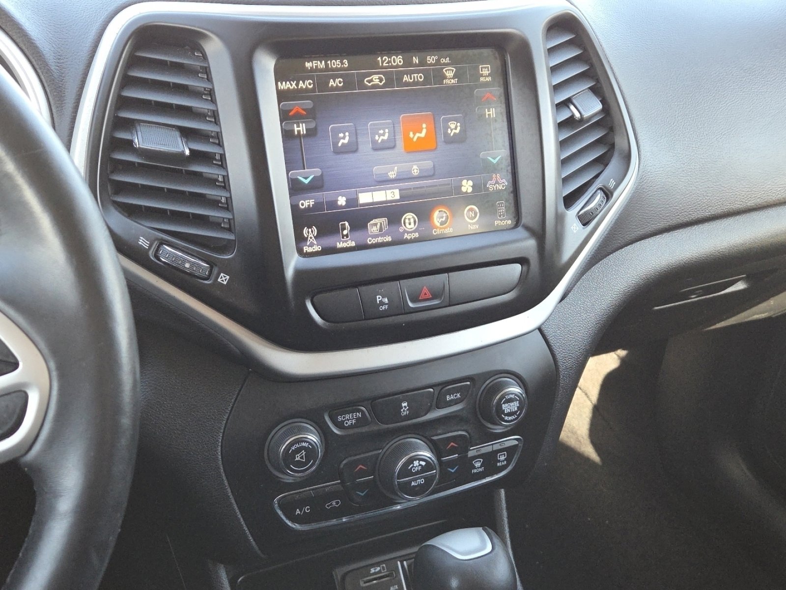Used 2018 Jeep Cherokee Trailhawk w/ Cold Weather Group AWD/4WD image 29