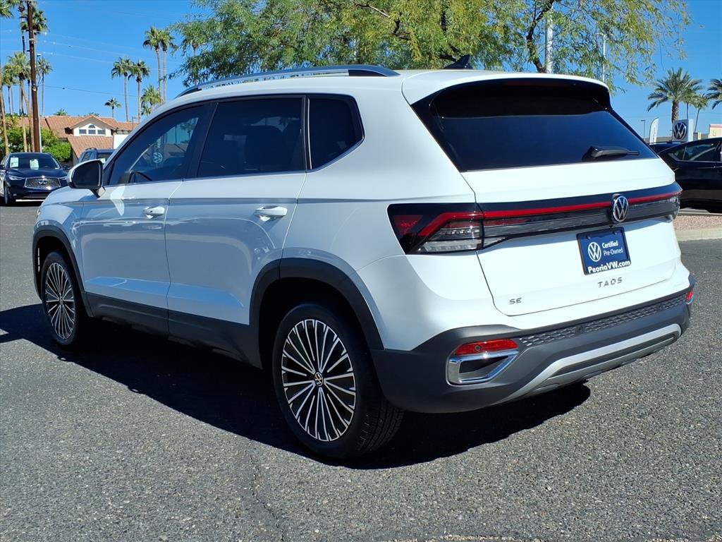 Certified 2025 Volkswagen Taos SE image 5