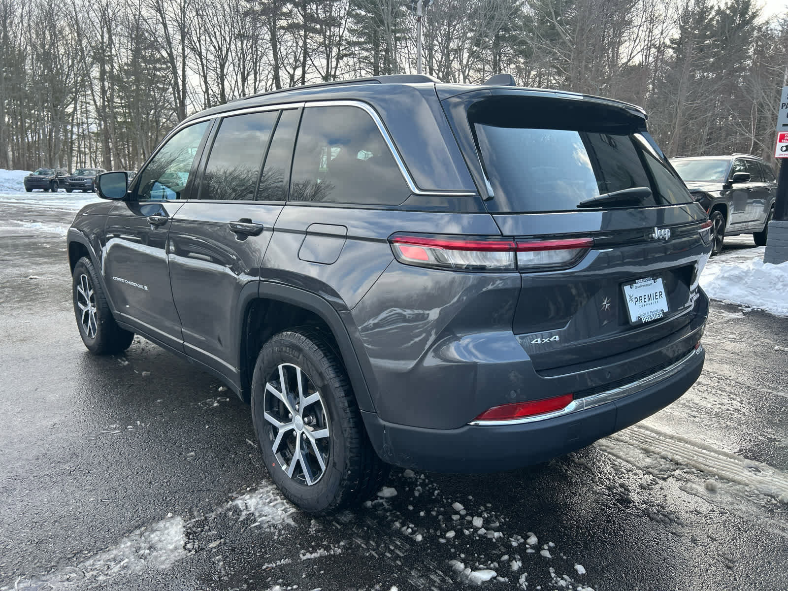 Used 2025 Jeep Grand Cherokee Limited w/ Trailer Tow Package image 7