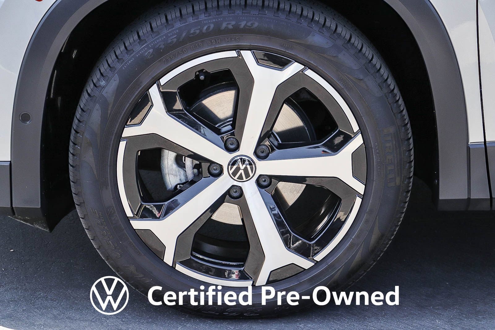 Used 2026 Volkswagen Tiguan SE FWD image 12