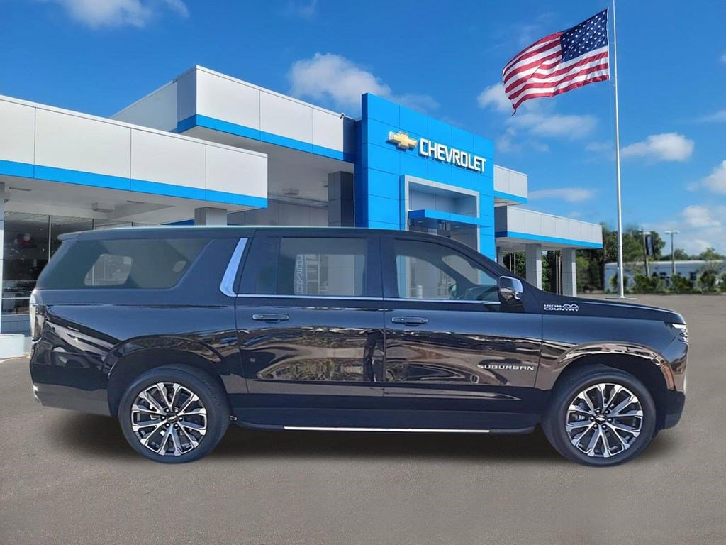Used 2025 Chevrolet Suburban High Country RWD image 3