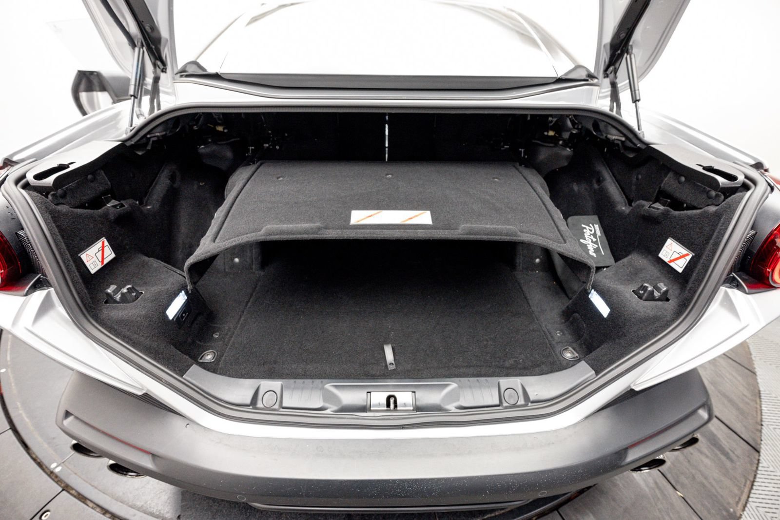 Used 2019 Ferrari Portofino RWD image 49