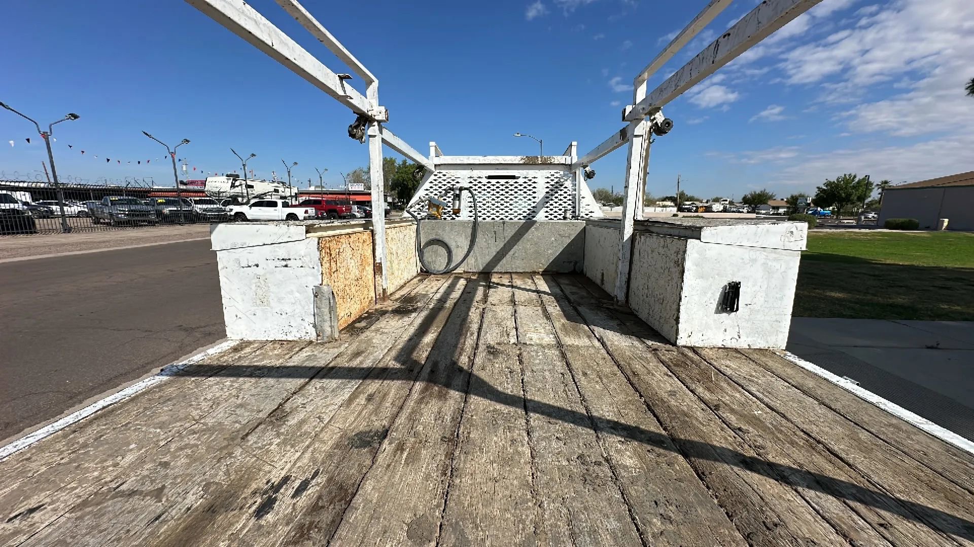 Used 2006 Ford F550 2WD Regular Cab Super Duty image 4